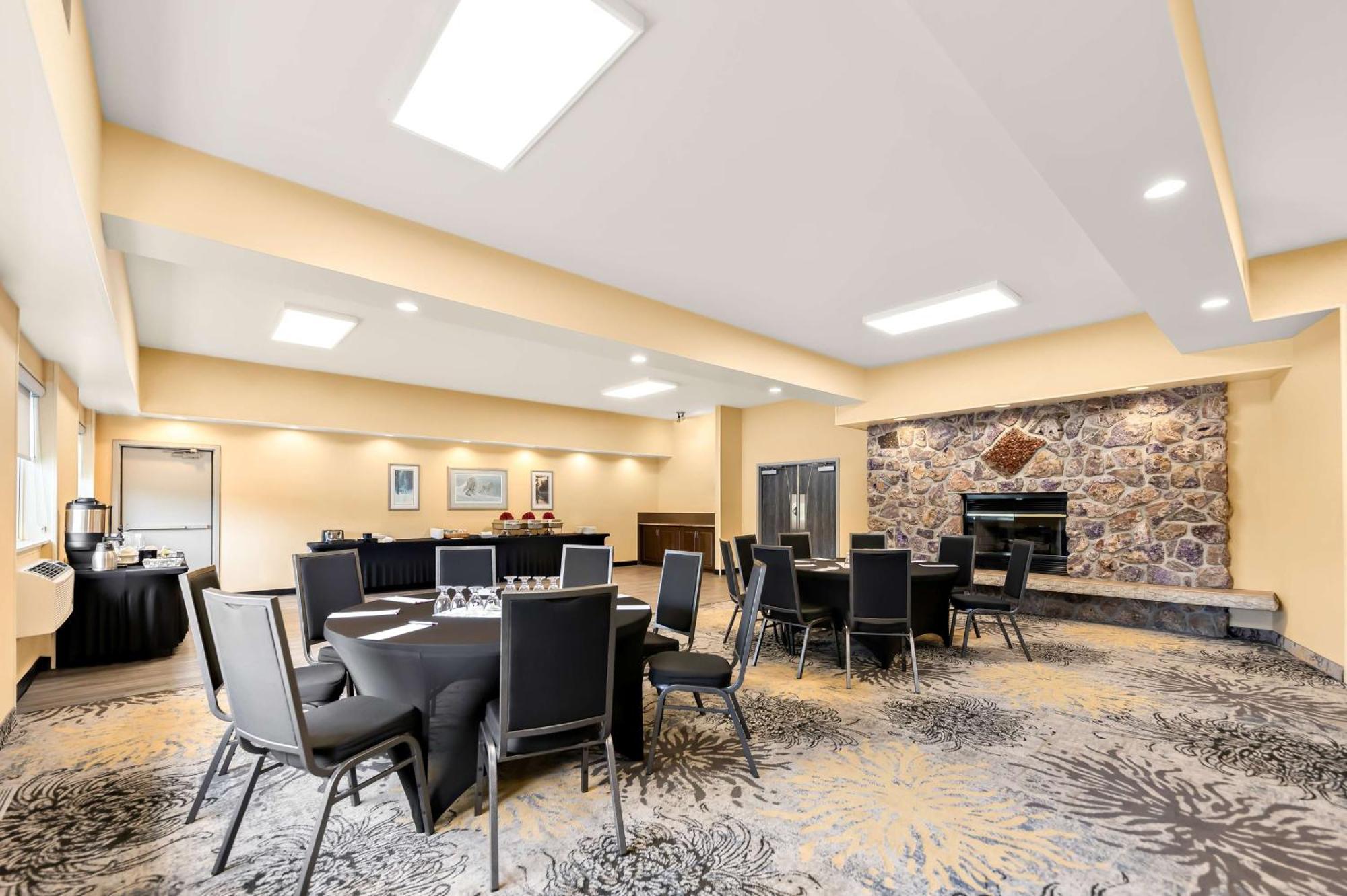 Best Western Plus Norwester Hotel & Conference Centre Thunder Bay Exterior photo